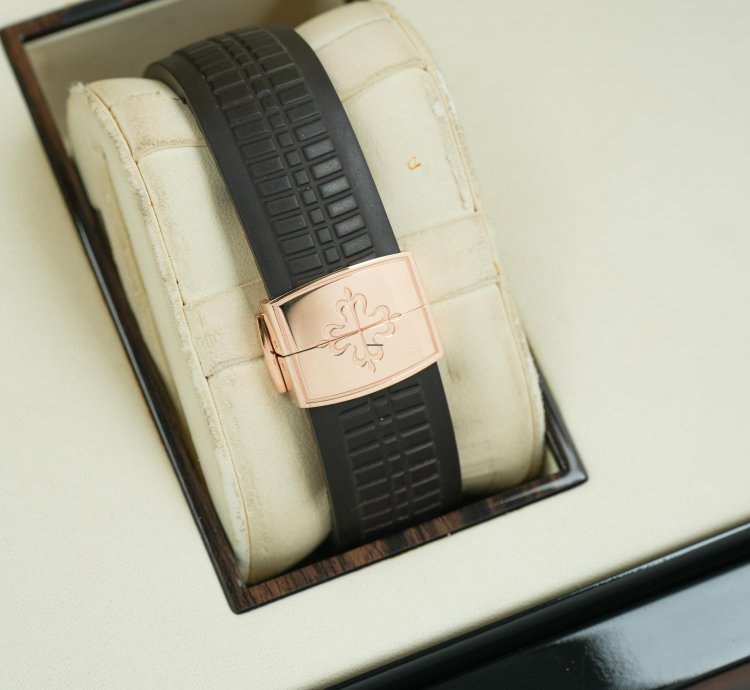 Patek Philippe Aquanaut Travel Time Rose Gold 5164r-001 Complete