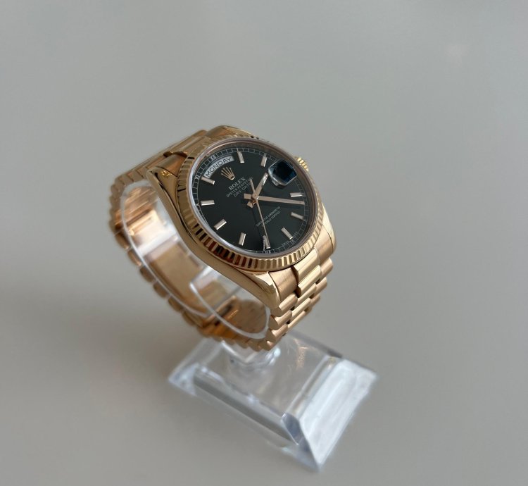 Rolex Day-date 36 Complete With Original Papers And Box