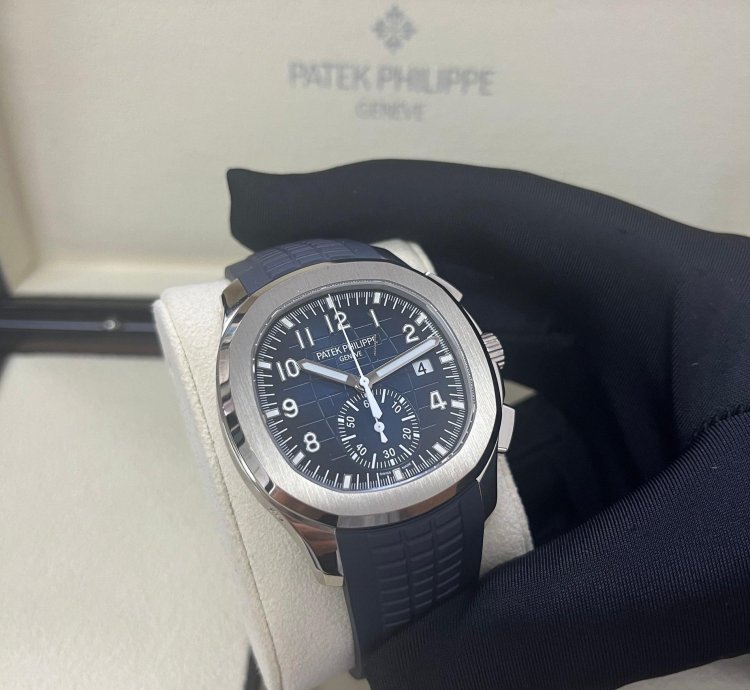 Patek Philippe Aquanaut White Gold Blue Dial 5968g-001