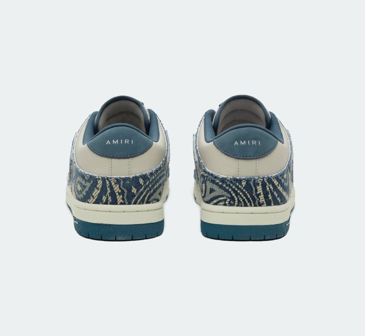 Oc11z0225 Bandana Skel Low-top Sneakers In White Blue