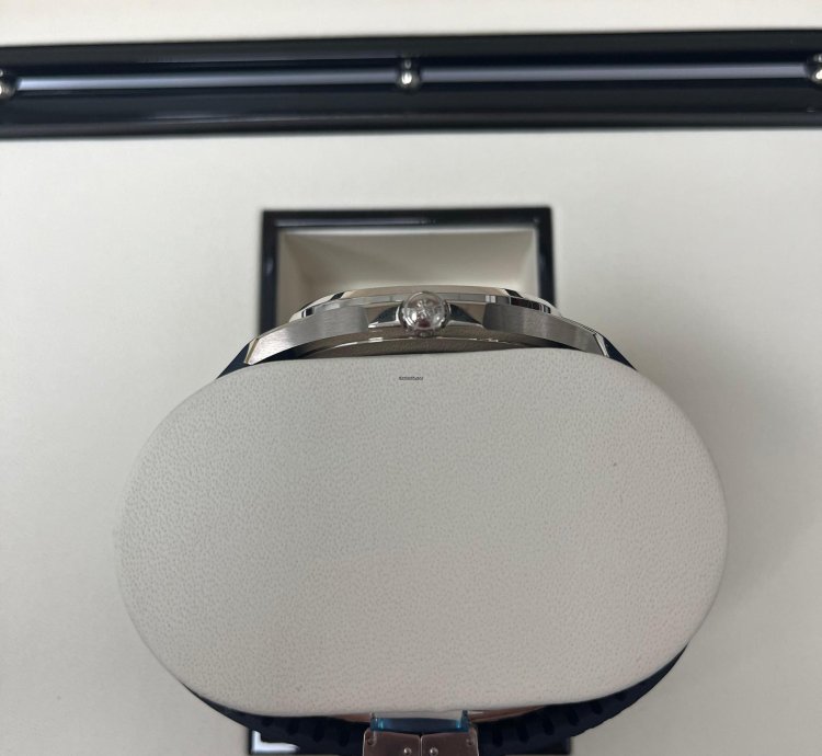 Patek Philippe Aquanaut White Gold Blue Embossed Dial 5168g-001