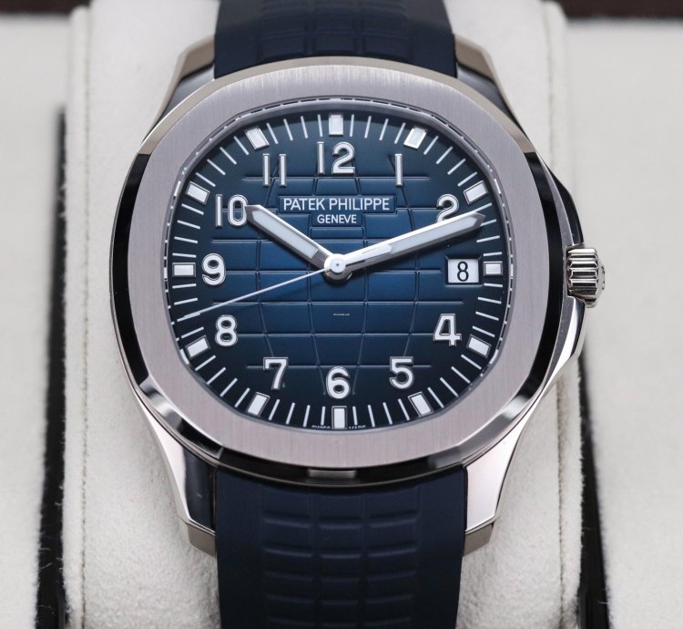 Patek Philippe Aquanaut White Gold Complete Set Mint Blue Dial 42mm - 5168g-001 5168g