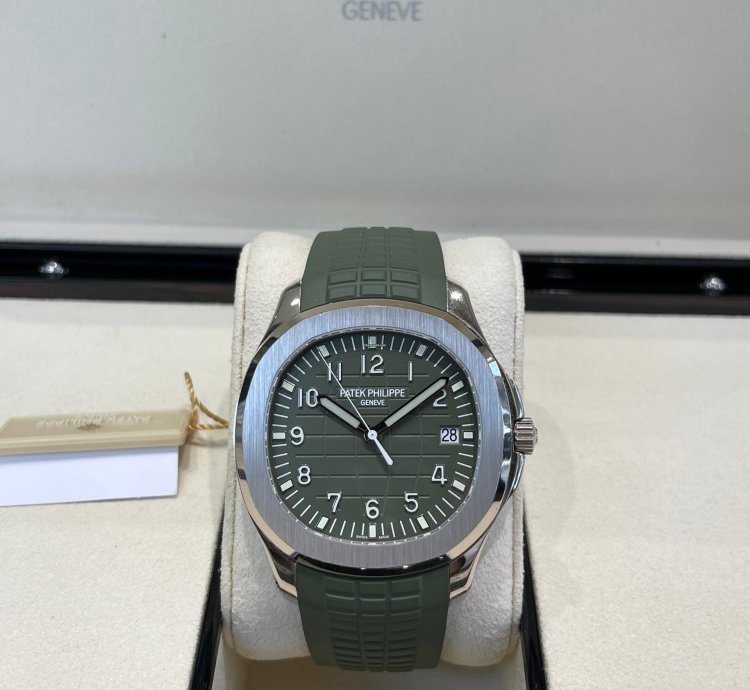 Patek Philippe Aquanaut White Gold Khaki Green 2020