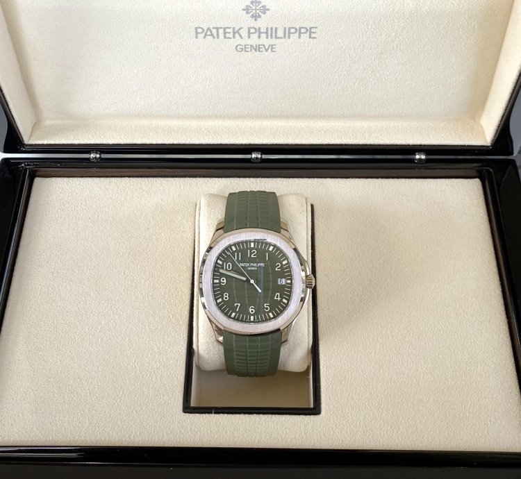 Patek Philippe Aquanaut White Gold Khaki Green 2022