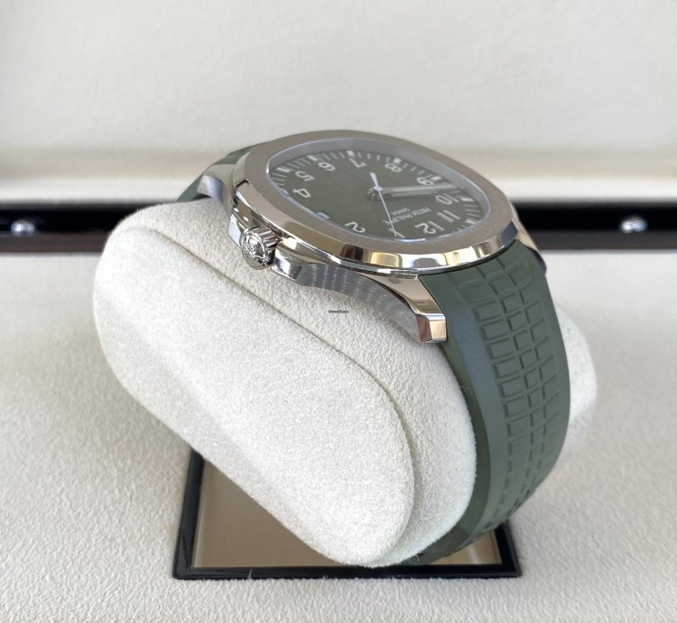 Patek Philippe Aquanaut White Gold Khaki Green 2022