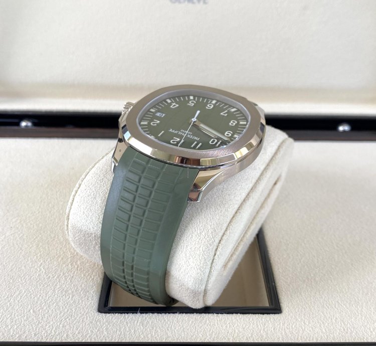 Patek Philippe Aquanaut White Gold Khaki Green 2022