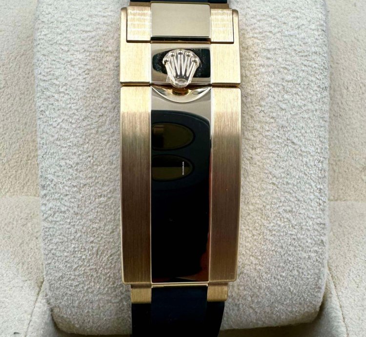 Rolex Daytona 126518ln Yellow Gold Oysterflex Champagne Dial Unworn 2024