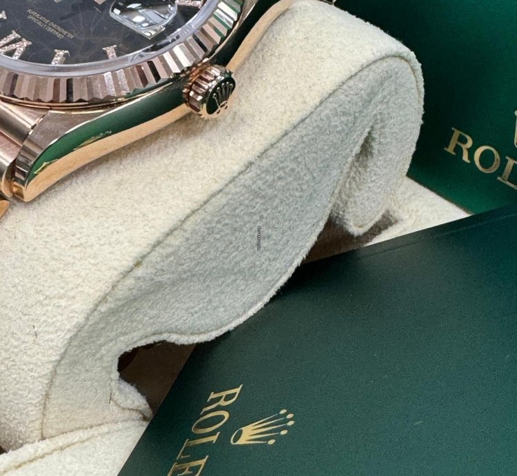 Rolex Day-date 36 Eisenkiesel Diamond Dial 128235