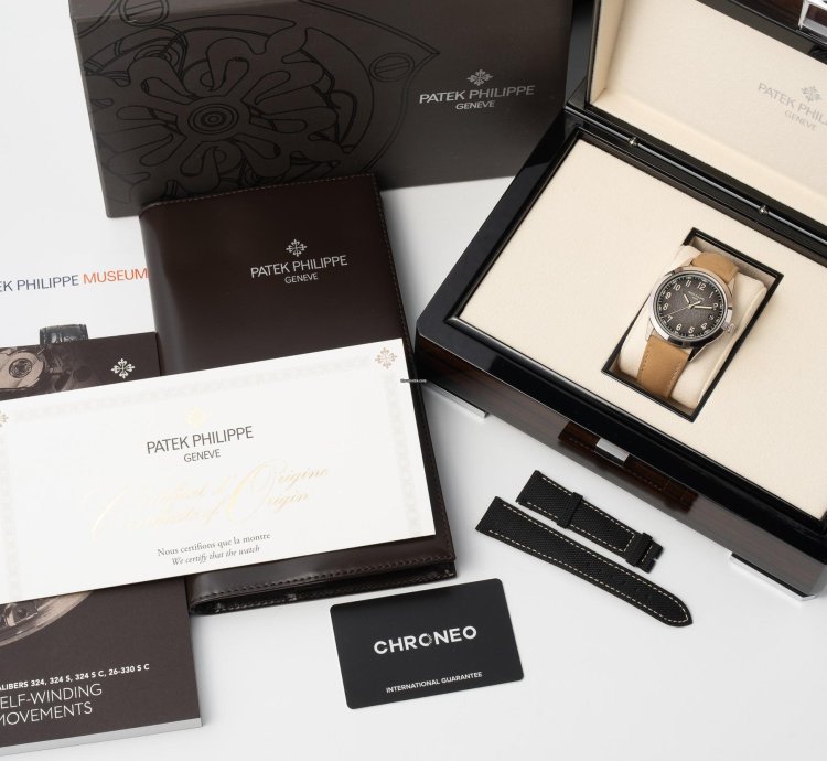 Patek Philippe Calatrava 40 Mm Ref 5226g-001