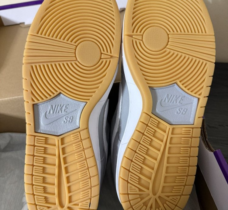 Nike Sb Dunk Low Pro Iso Orange Label Wolf Grey Gum