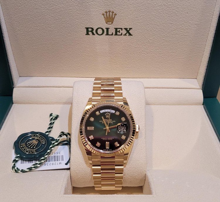 Rolex Day-date 36 Full Set The Watch Is Unworn