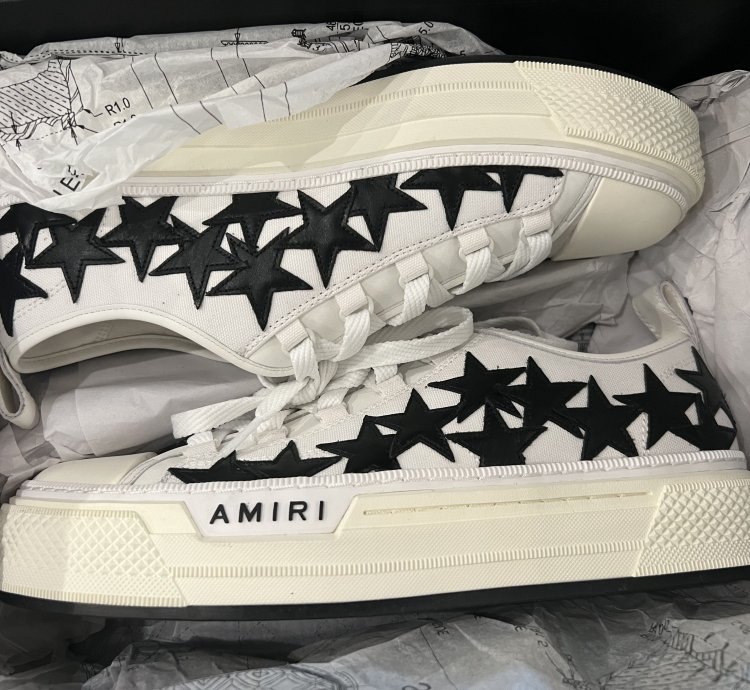 Stars Court Canvas Low-top Sneakers