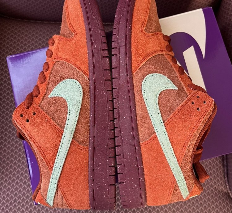 Nike Sb Dunk Low Pro Premium Mystic Red Mens 9 5 New