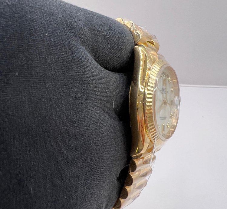 Rolex Day-date 36 Full Yellow Gold Mother Of Pearl Diamond Dial