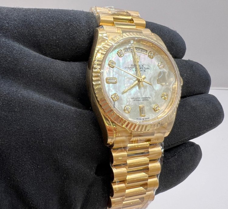 Rolex Day-date 36 Full Yellow Gold Mother Of Pearl Diamond Dial