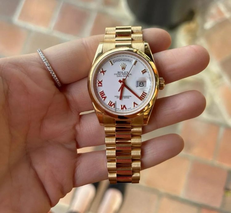 Rolex Day-date 36 Gold President Watch Bracelet 36mm White Dial Roman Numeral