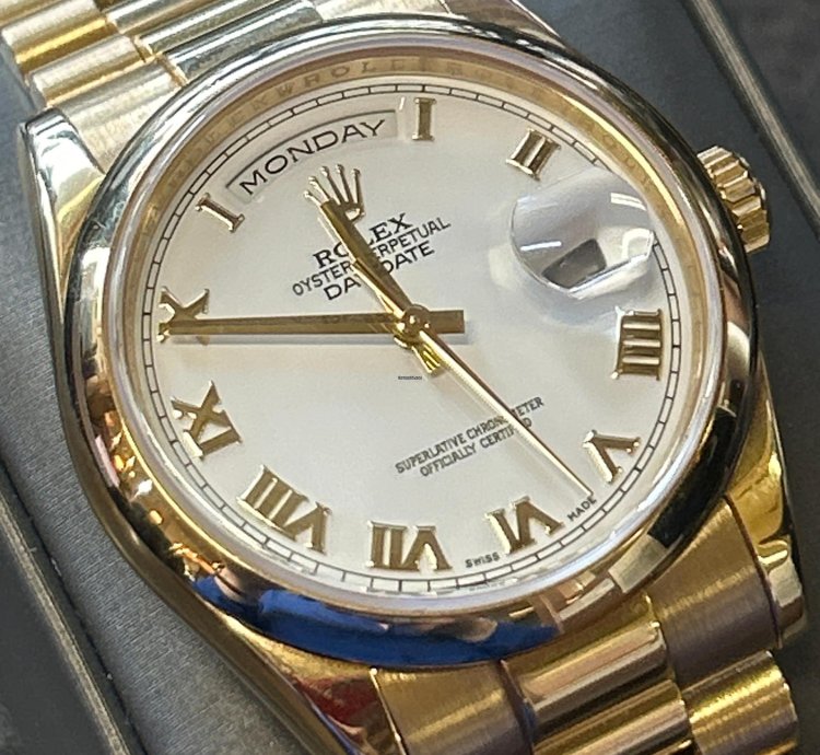 Rolex Day-date 36 Gold President Watch Bracelet 36mm White Dial Roman Numeral