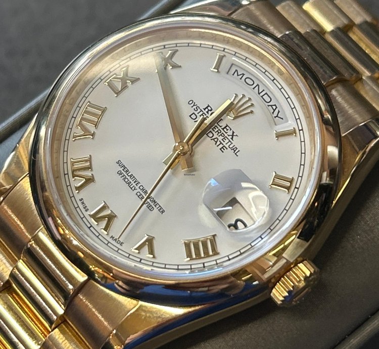 Rolex Day-date 36 Gold President Watch Bracelet 36mm White Dial Roman Numeral