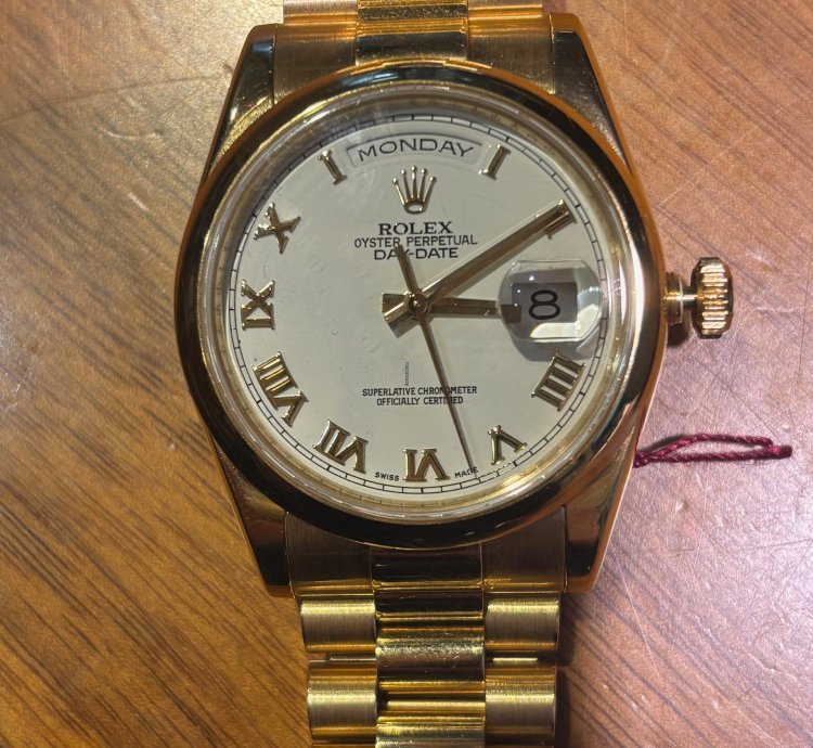 Rolex Day-date 36 Gold President Watch Bracelet 36mm White Dial Roman Numeral