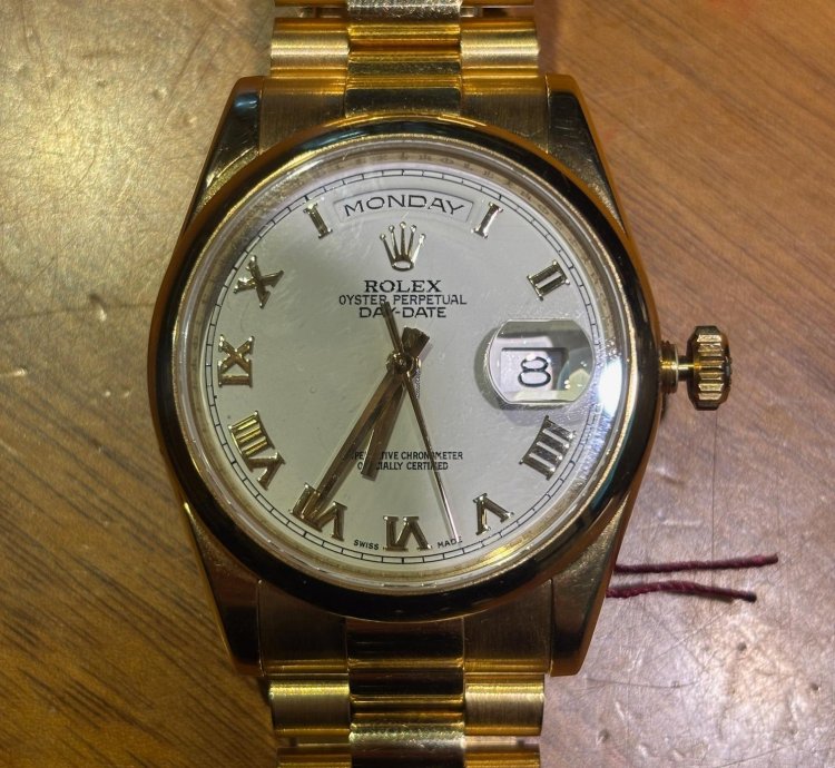 Rolex Day-date 36 Gold President Watch Bracelet 36mm White Dial Roman Numeral
