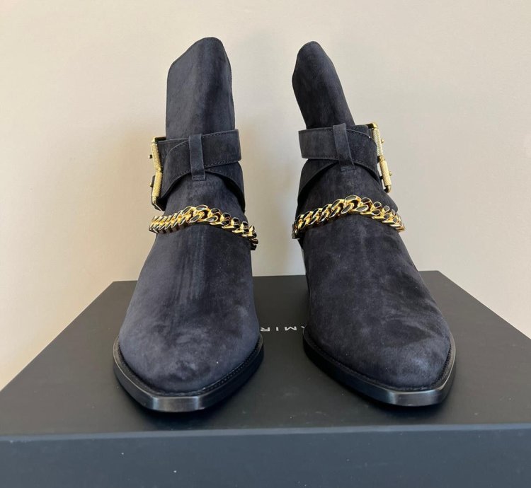 Suede Jodhpur Chain Boots In Black
