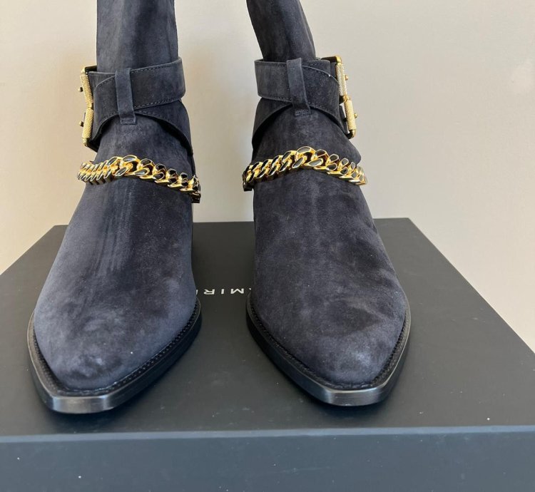 Suede Jodhpur Chain Boots In Black
