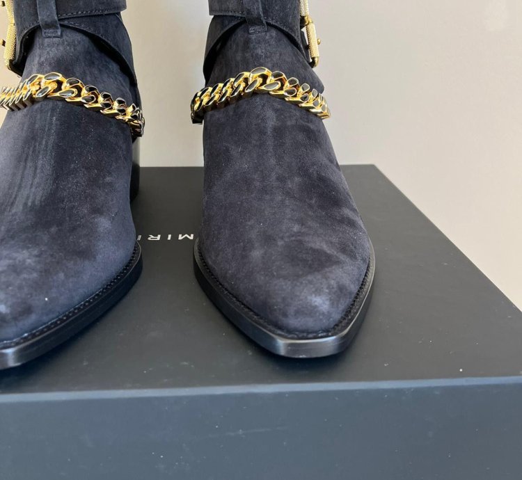 Suede Jodhpur Chain Boots In Black