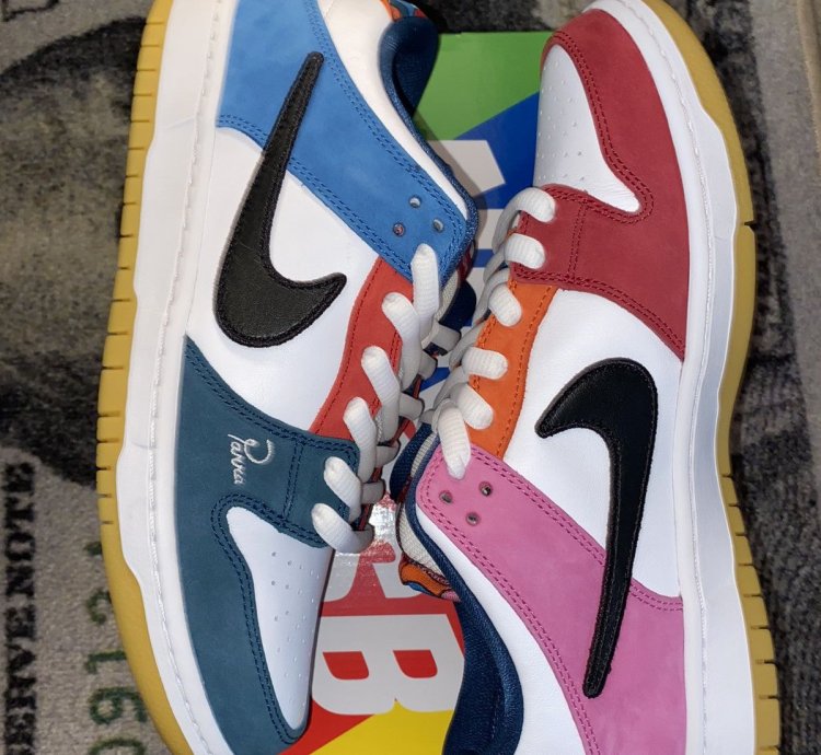 Nike Sb Dunk Low Pro Qs Parra friends And Family