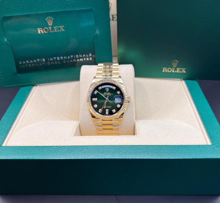 Rolex Day-date 36 Green Baguette Dial Yellow Gold 36mm