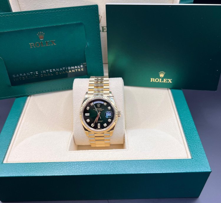 Rolex Day-date 36 Green Baguette Dial Yellow Gold 36mm