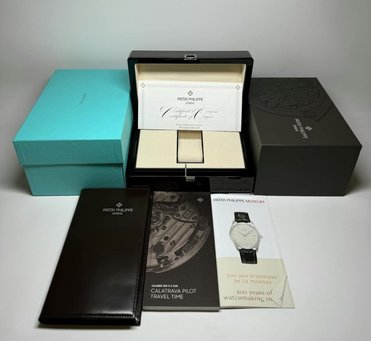 Patek Philippe Calatrava Complications Calatrava Pilot Travel Time Tiffany Co 5524r-001