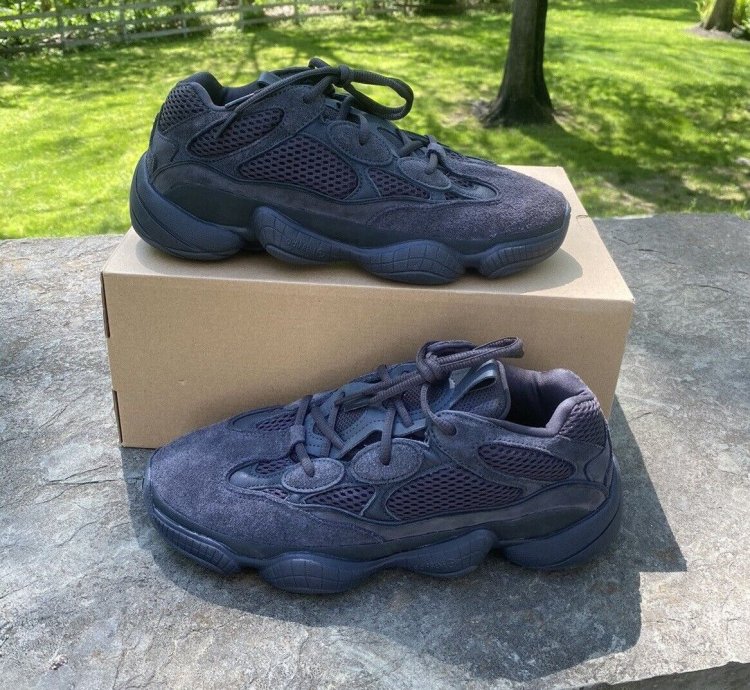 11 5 Utility Black Yeezy 500 Onyx Black 700 Pirate 350 V2