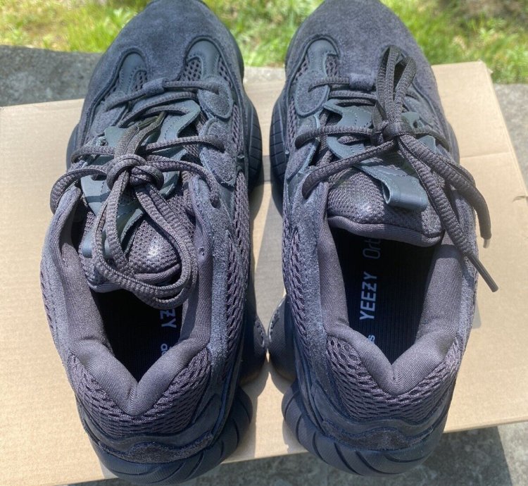 11 5 Utility Black Yeezy 500 Onyx Black 700 Pirate 350 V2