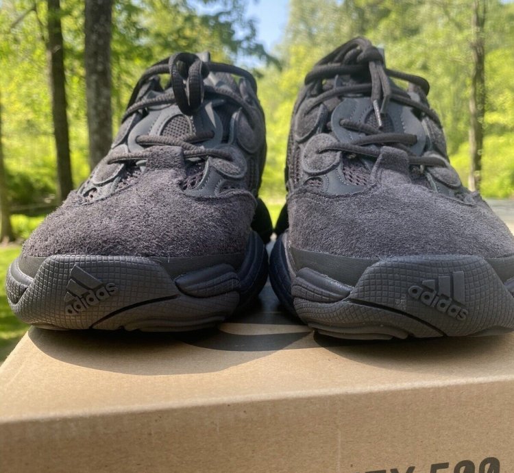 11 5 Utility Black Yeezy 500 Onyx Black 700 Pirate 350 V2