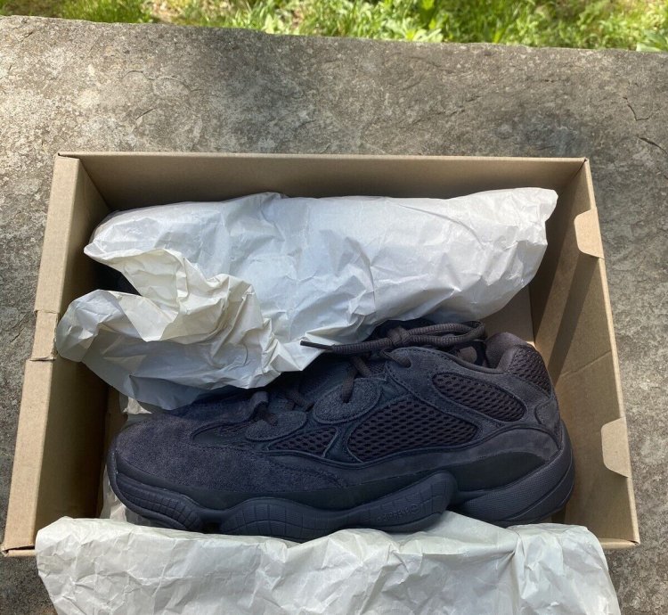 11 5 Utility Black Yeezy 500 Onyx Black 700 Pirate 350 V2