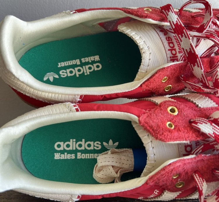 2 Pairs Of Sambas wales Bonner