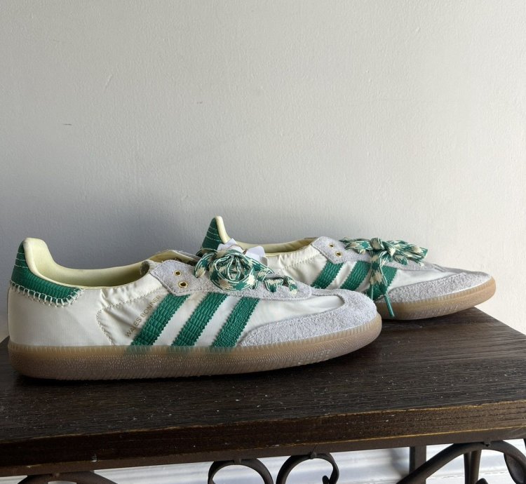 2 Pairs Of Sambas wales Bonner