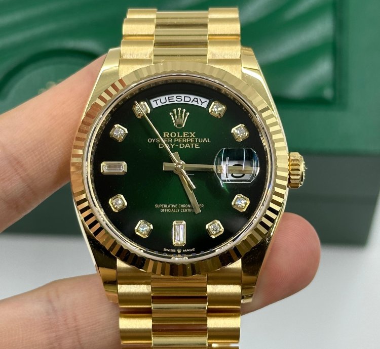 Rolex Day-date 36 Green Ombre Dial Yellow Gold President