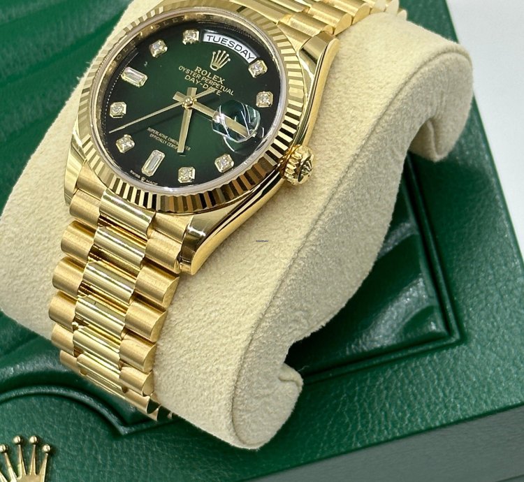 Rolex Day-date 36 Green Ombre Dial Yellow Gold President