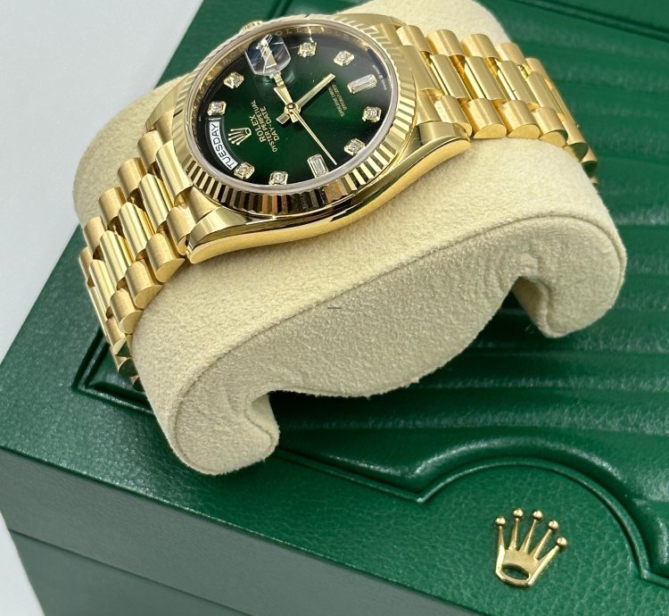 Rolex Day-date 36 Green Ombre Dial Yellow Gold President