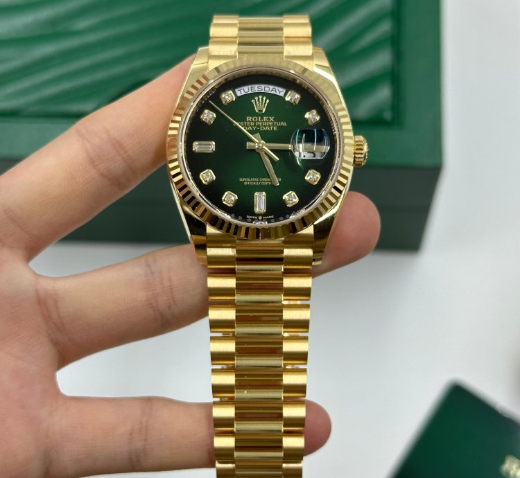 Rolex Day-date 36 Green Ombre Dial Yellow Gold President