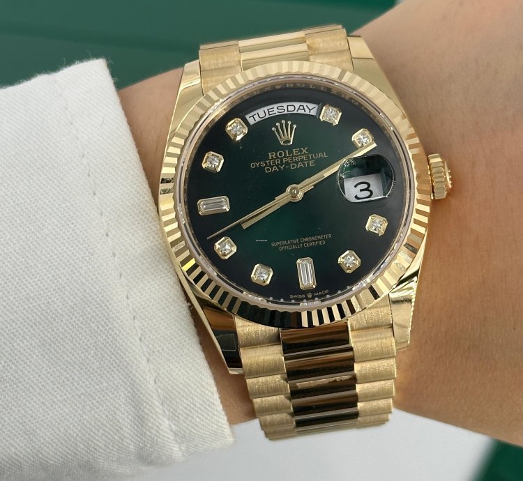 Rolex Day-date 36 Green Ombre Dial Yellow Gold President