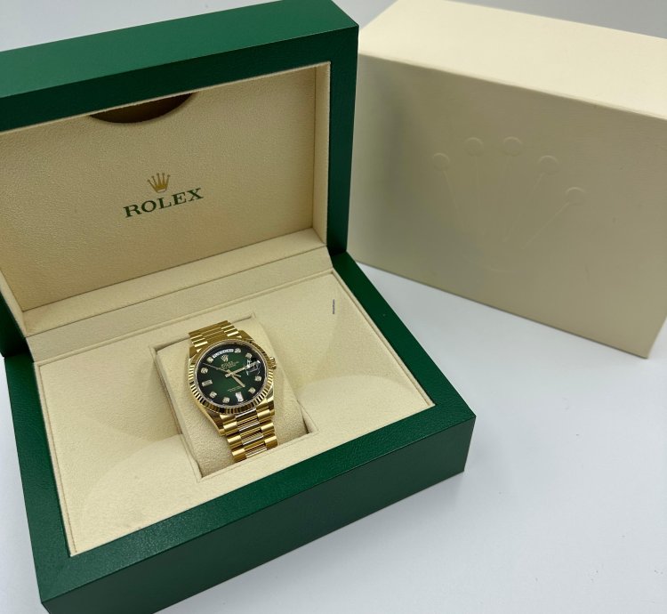 Rolex Day-date 36 Green Ombre Dial Yellow Gold President