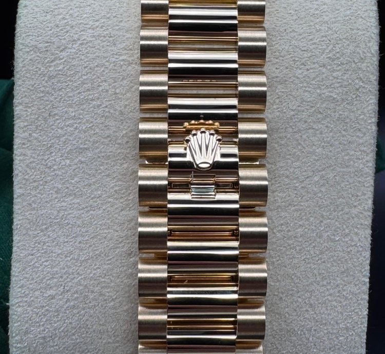 Rolex Day-date 36 Green Ombre Roman Dial Unworn
