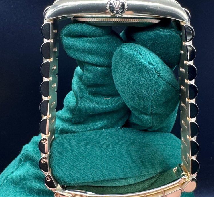 Rolex Day-date 36 Green Ombre Roman Dial Unworn