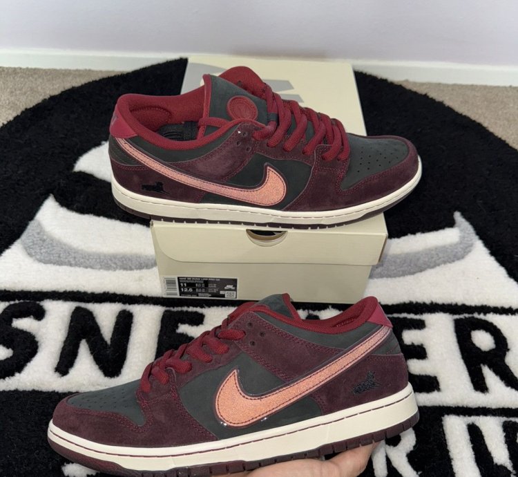 Nike Sb Dunk Low Riot Skateshop size 11
