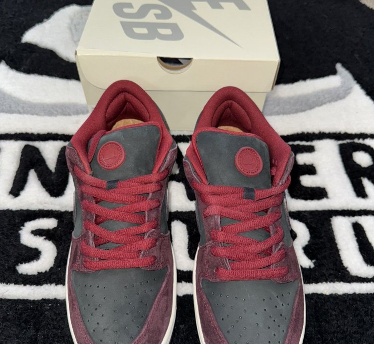 Nike Sb Dunk Low Riot Skateshop size 11