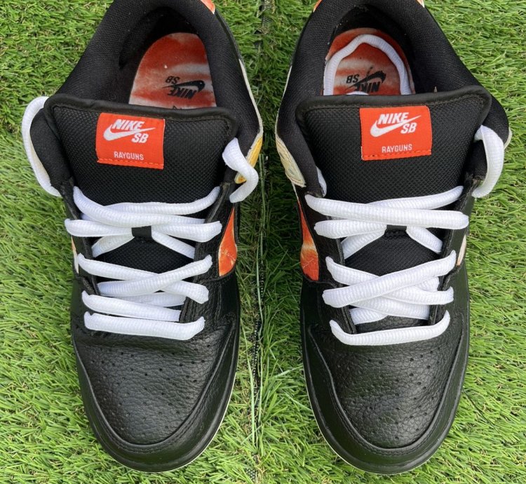 Nike Sb Dunk Low Roswell Rayguns black Size 10