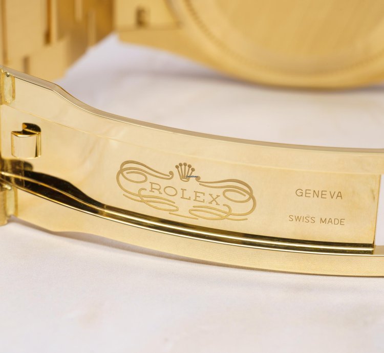Rolex Day-date 36 In Stock Unworn 2024 Green Ombr Ref 128238 Day-date 36 Yellow Gold Roman Numerals