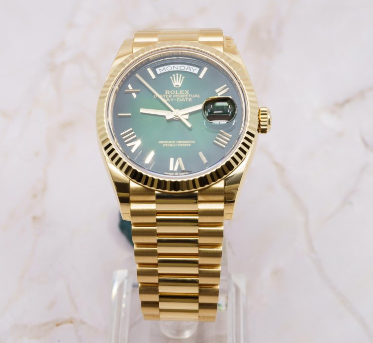 Rolex Day-date 36 In Stock Unworn 2024 Green Ombr Ref 128238 Day-date 36 Yellow Gold Roman Numerals